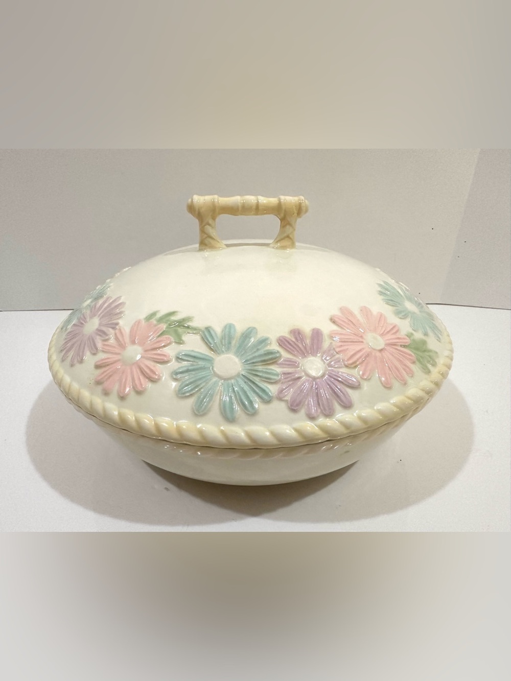 Vintage Casserole Bowl With Lid Floral Flowers Daisies Pastel 10x4 Easter Colors